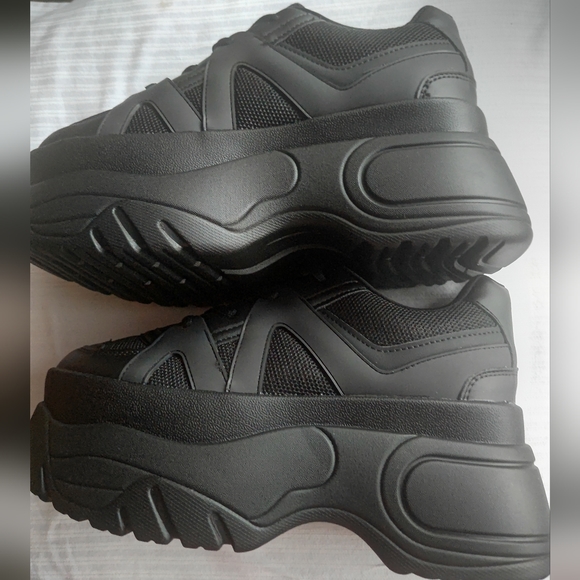 Black comfortable thick platform sneakers - Picture 2 of 4